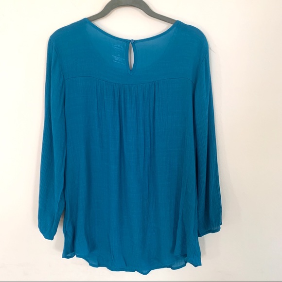 ** Sold ** St. John’s Bay long sleeve blouse - Picture 3 of 3